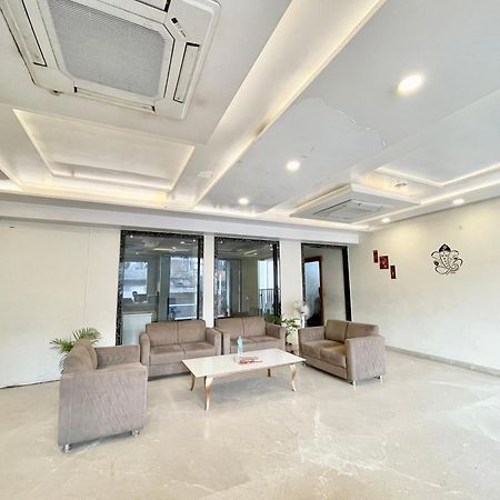 Hotel Rudraksh ! Varanasi !Fully-Air-Conditioned Hotel At Prime Location With Parking Availability, Near Kashi Vishwanath Temple, And Ganga Ghat 2 Exteriör bild