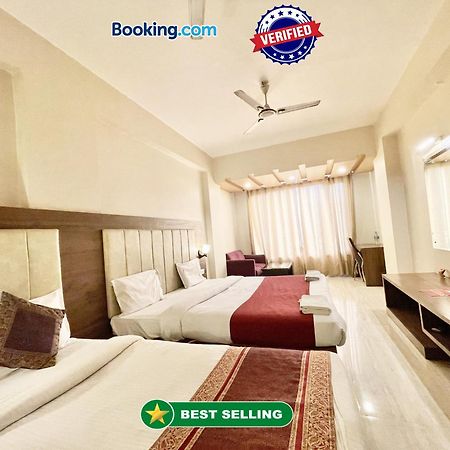 Hotel Rudraksh ! Varanasi !Fully-Air-Conditioned Hotel At Prime Location With Parking Availability, Near Kashi Vishwanath Temple, And Ganga Ghat 2 Exteriör bild